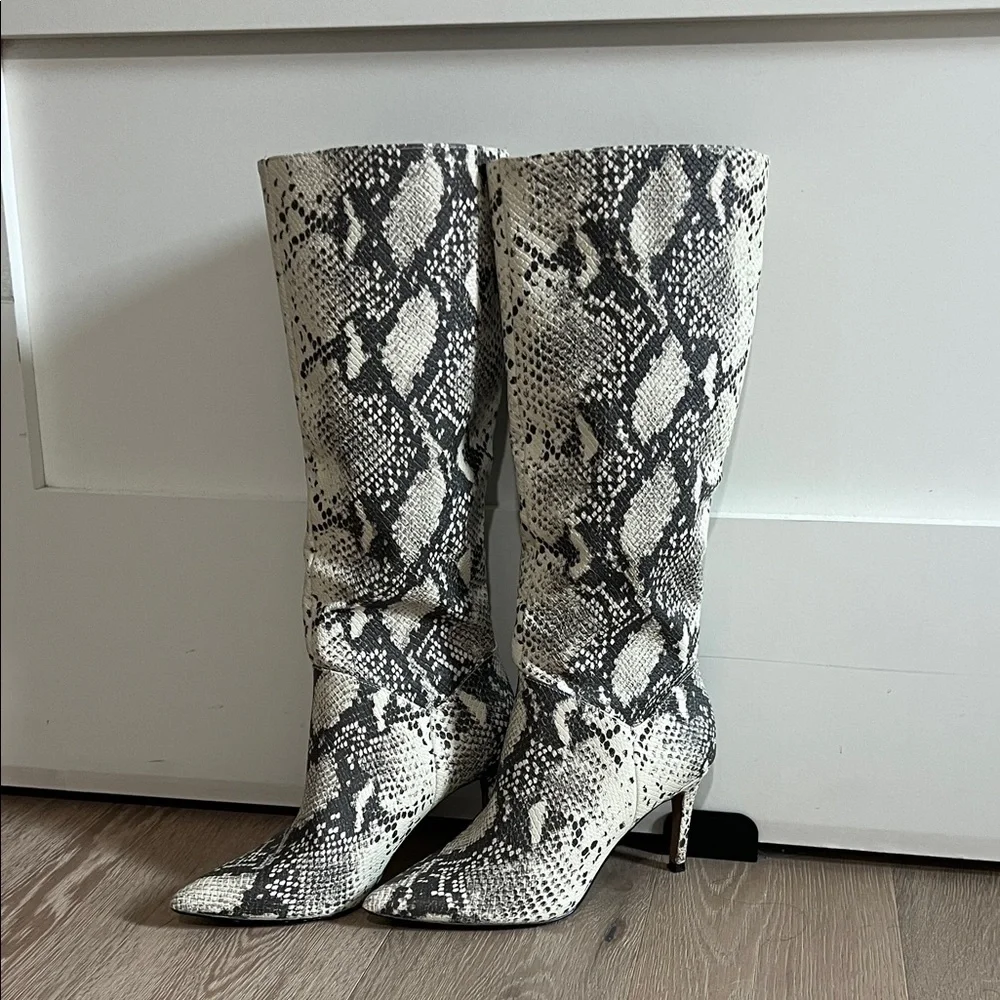 Steve Madden Black and White Snakeskin Heeled Boots - Picture 1 of 4